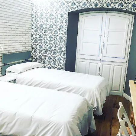 Hostal Le Vintage-3